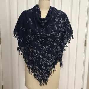 Abercrombie & Fitch floral scarf43”x43”fringe navy